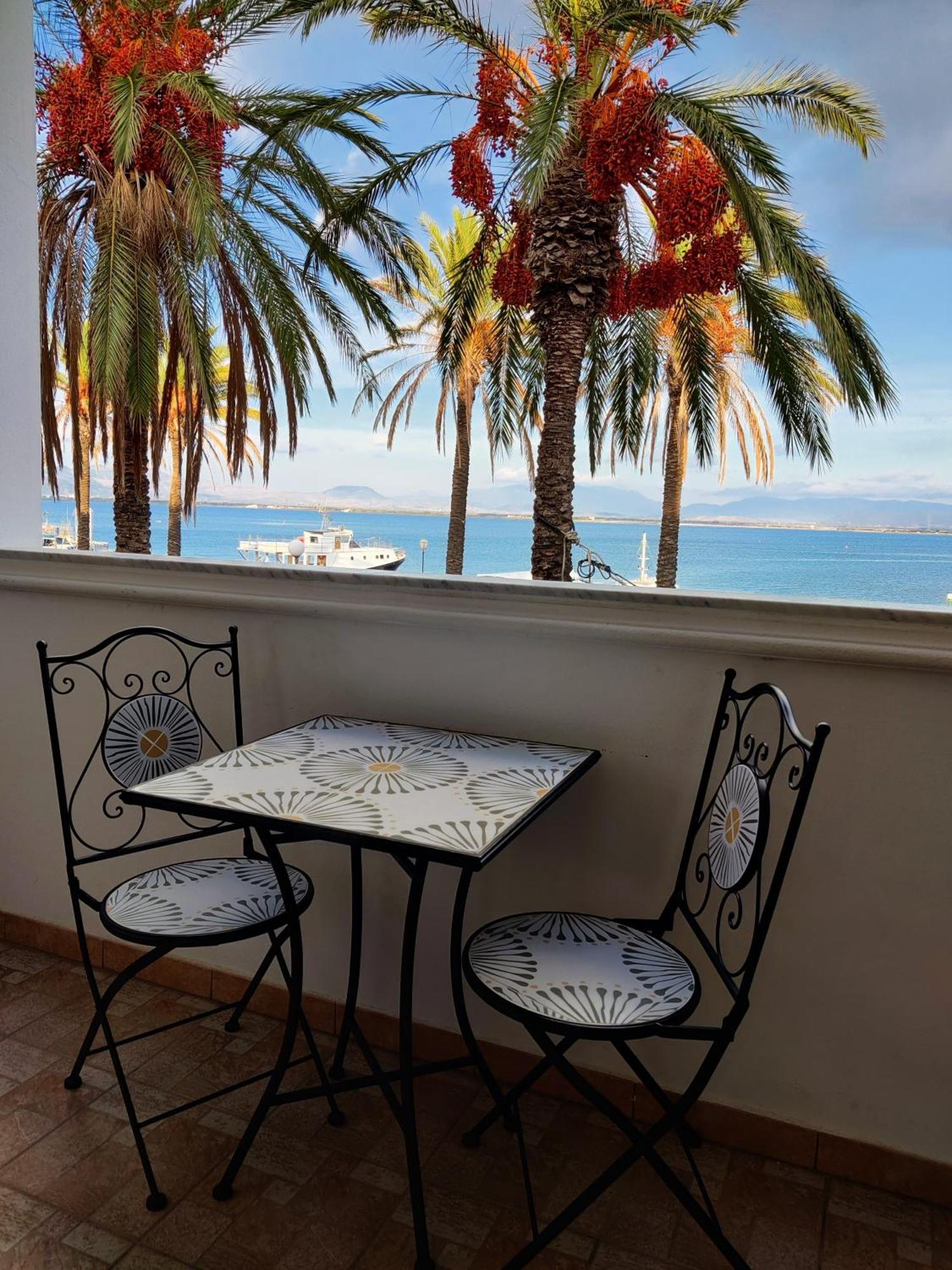 Casa Graziella Apartment SantʼAntìoco Екстериор снимка